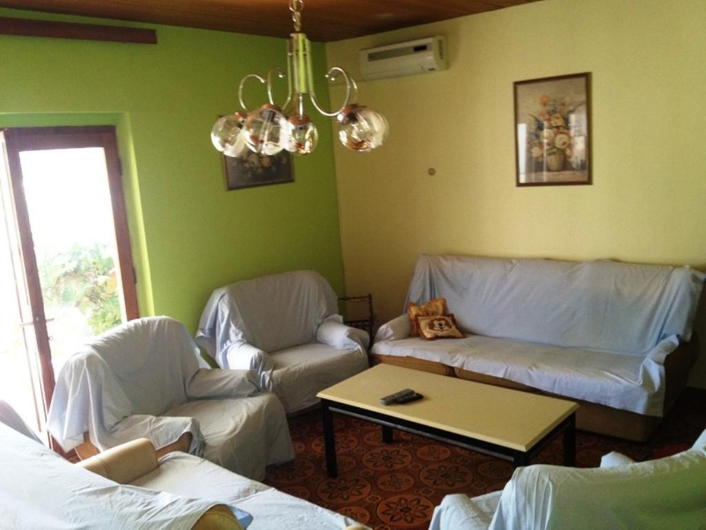 Holiday Home Margarita Seget Vranjica Bilik gambar